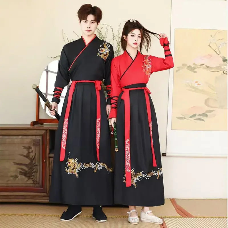 Hanfu impérial noir à broderie dragon doré KittyMono