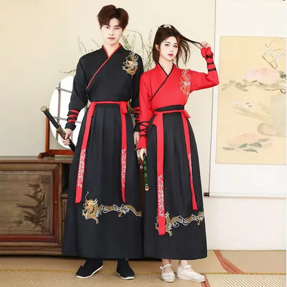 Hanfu impérial rouge et noir à broderie dragon doré KittyMono