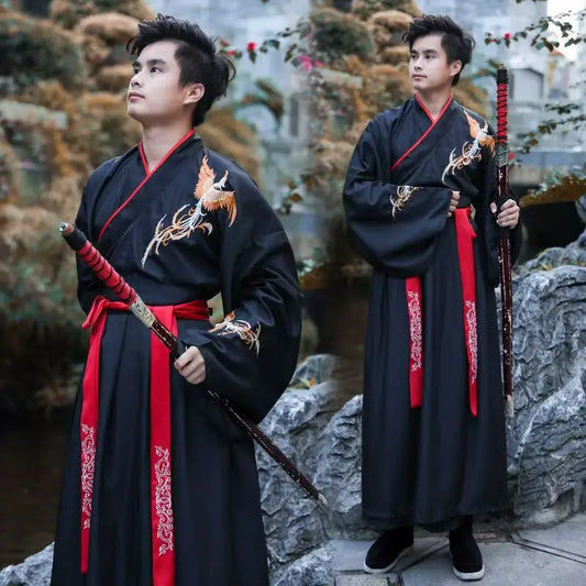 Hanfu noir à ceinture rouge brodé d’un phoenix doré