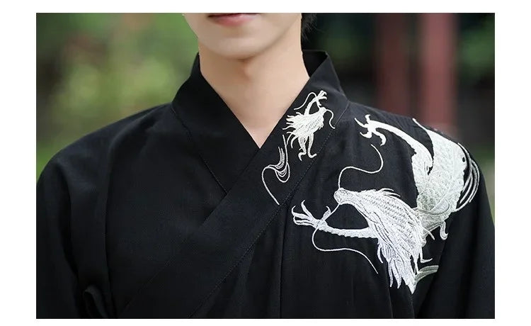 Kimono japonais noir à dragons brodés