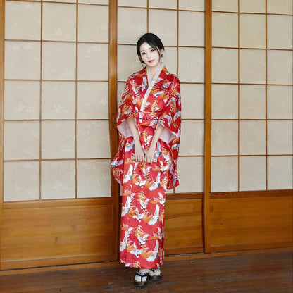 Yukata d’été pour femme rouge avec motifs de cigognes